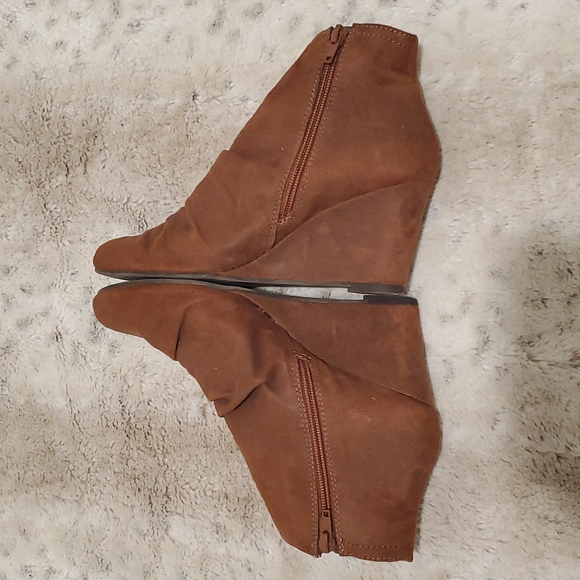 Unity by Carlos Santana Light Brown Zip Up Ankle Booties Wedges Size 7M - Picture 4 of 6